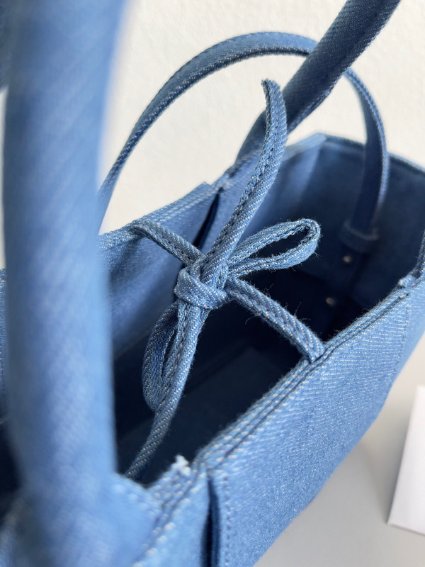 bo*te*ga Ve*ne*ta arco mini tote