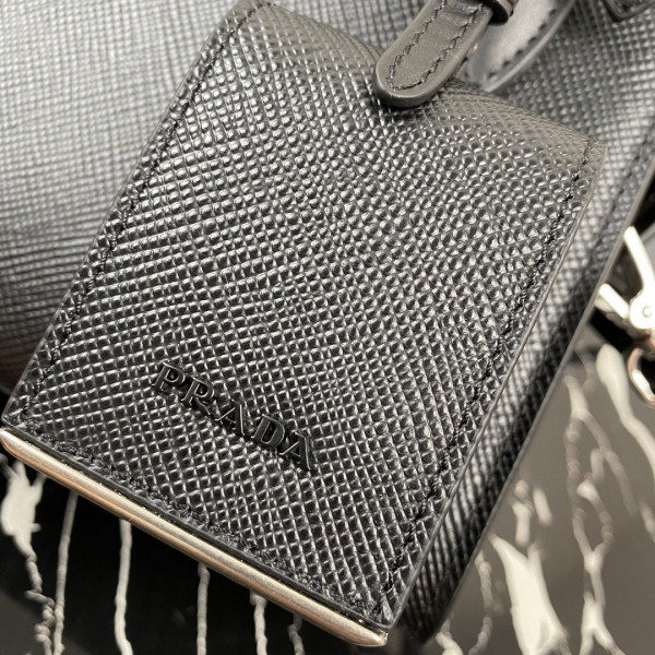 pra*a saffiano leather pra*a monoCh*0me bag