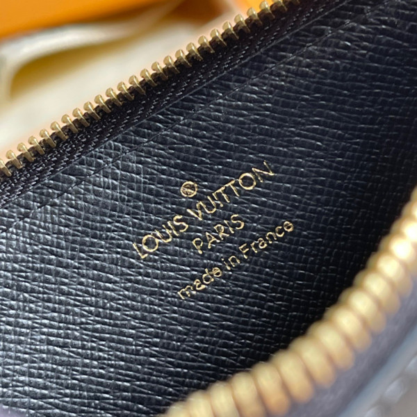 l0*is V*t0n slim purse