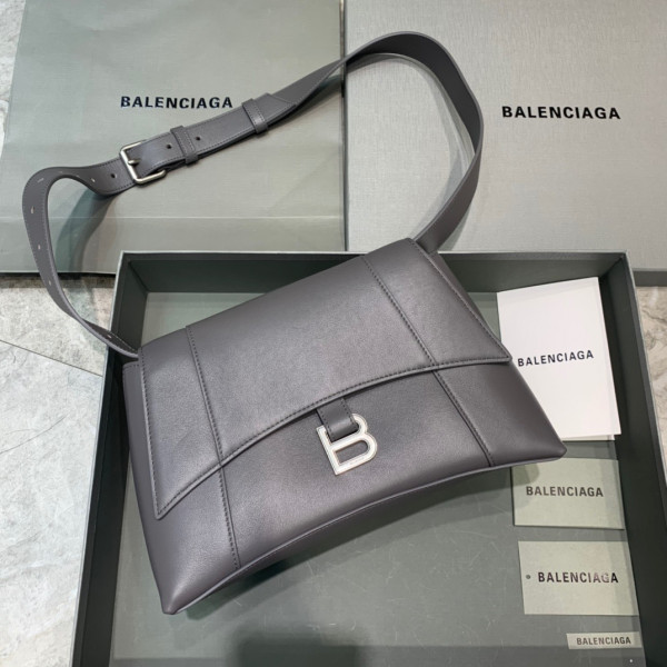 Ba*len*cia*ga downtown medium shoulder bag