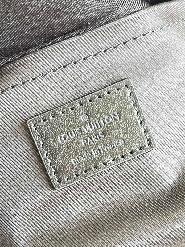 l0*is V*t0n s lock messenger