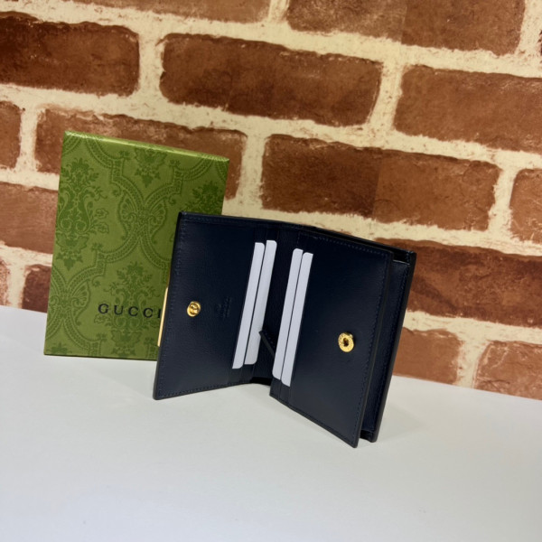 G*u*i gg card case wallet