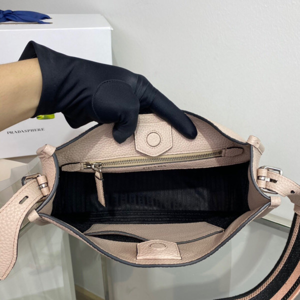 Pra*a leather hobo bag