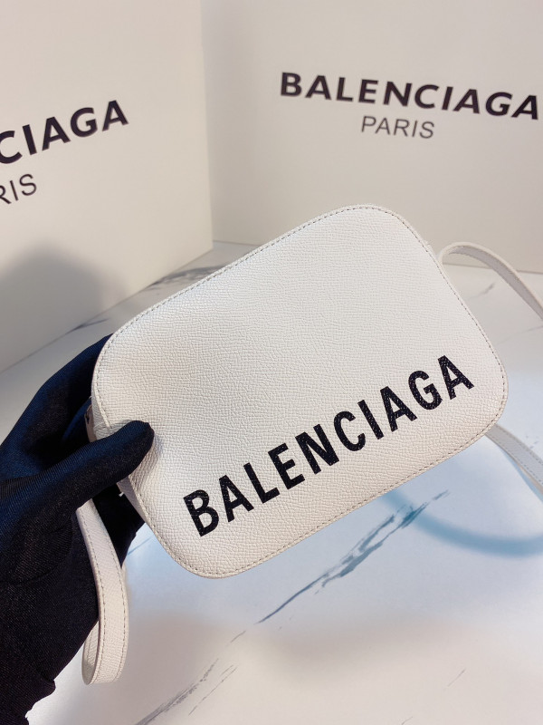 Ba*len*cia*ga everyday camera bag xs
