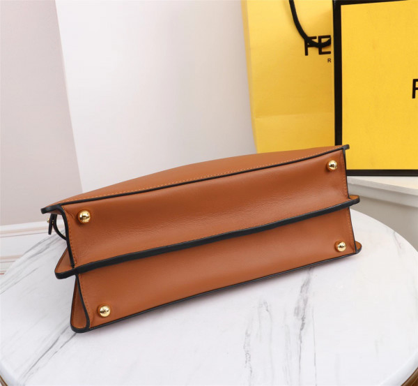 F**di peekaboo iseeu medium