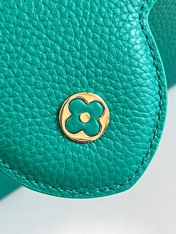 l0*is V*t0n capucines bb