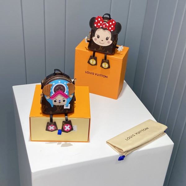 l0*is V*t0n bag charm