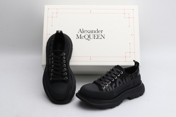 ale*d*r M*Q*en tread slick lace up