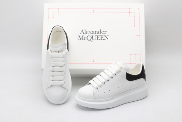 ale*d*r M*Q*en oversized sneaker