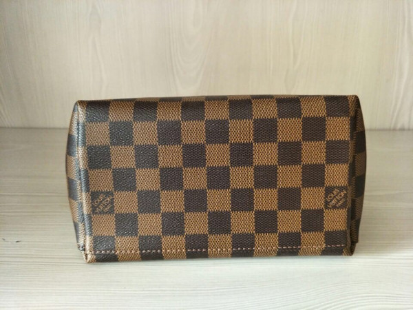 l0*is V*t0n backpack clapton