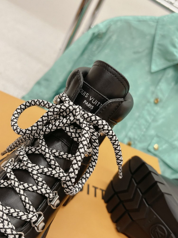 l0*is V*t0n ruby flat ranger