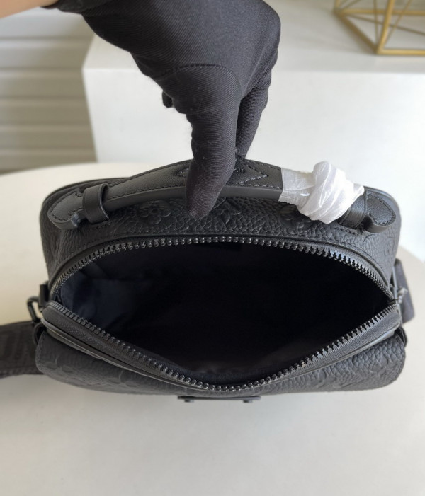 l0*is V*t0n s lock messenger