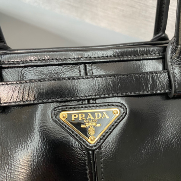 Pra*a large leather handbag