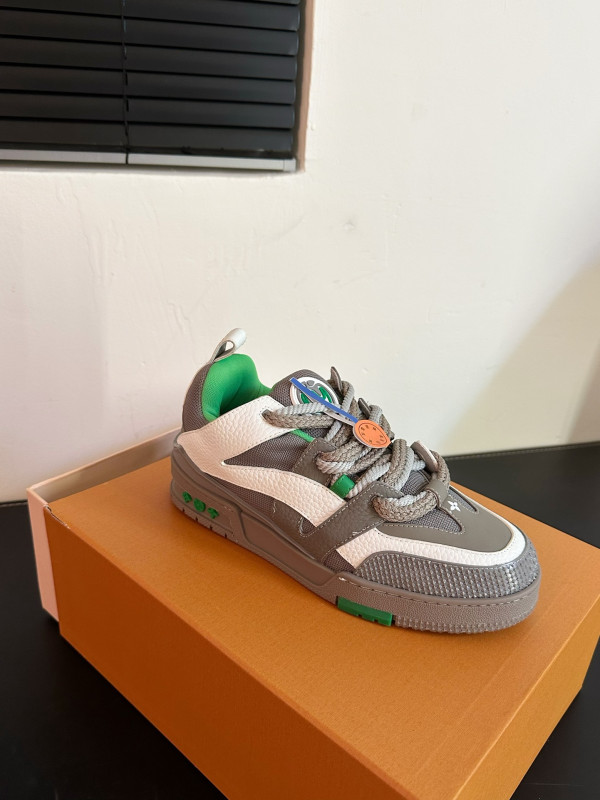 l0*is V*t0n sneakers