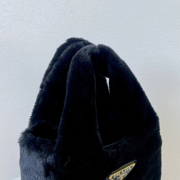 Pra*a woolen bucket bag-18*15.5*10cm