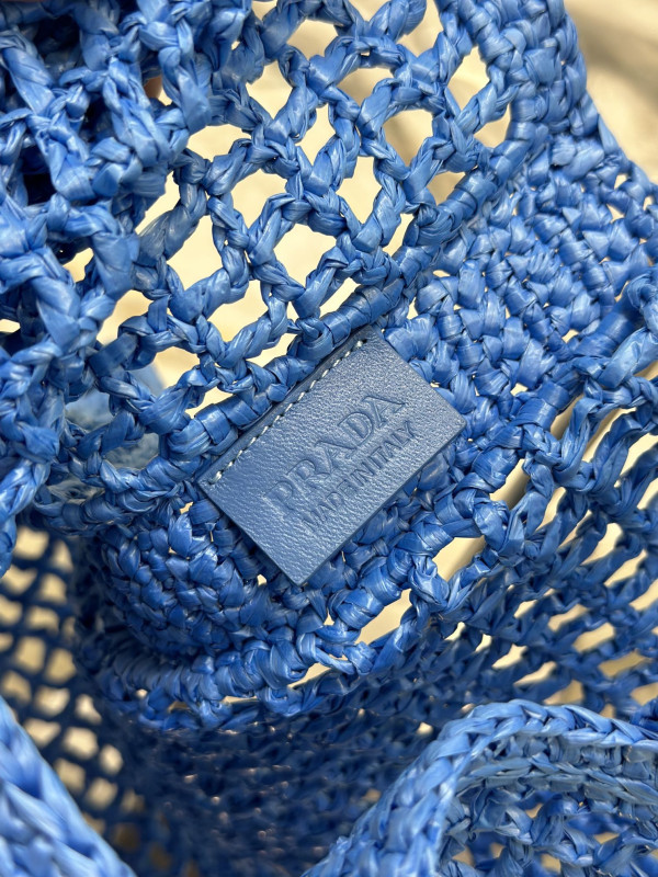 Pra*a crochet tote bag