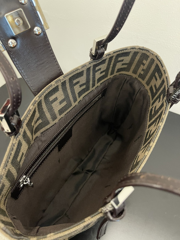 F**di vintage bag-29x22x3.5cm