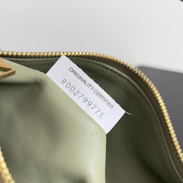 bo*te*ga Ve*ne*ta candy wallace-22*13*9cm