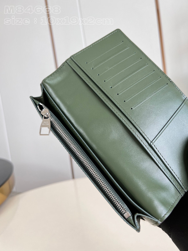 l0*is V*t0n brazza wallet-10*19*2cm