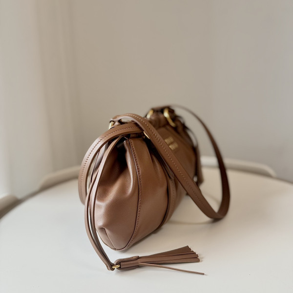 M*um*u joie nappa leather bag