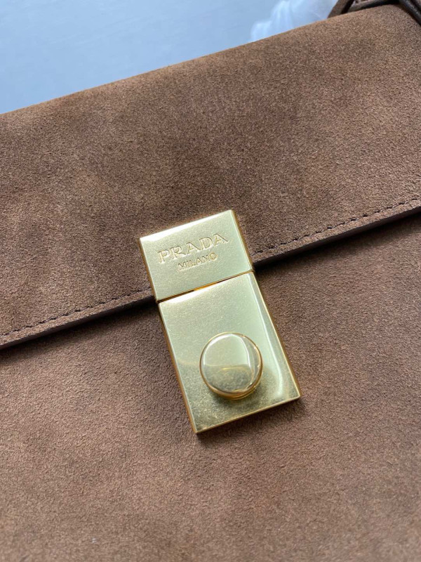 Pra*a medium leather shoulder bag