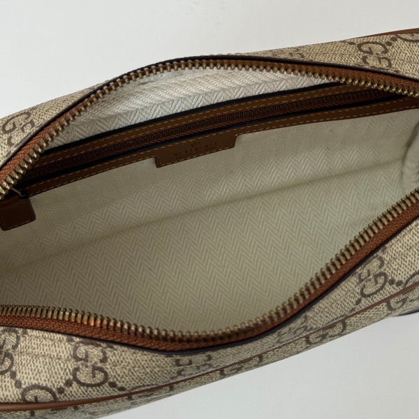 G*u*i gg emblem small crossbody bag