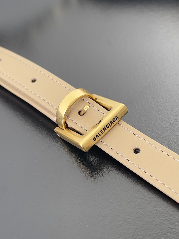 Ba*len*cia*ga bel air medium carry all bag