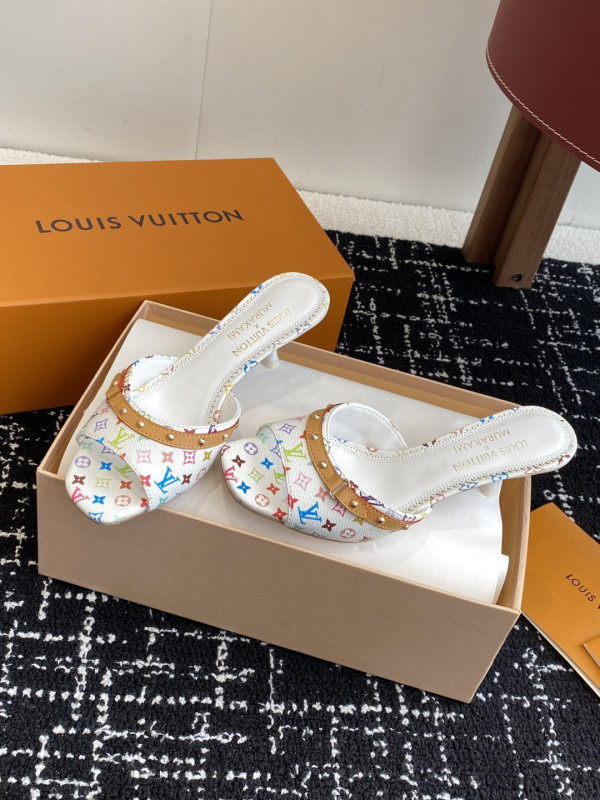 l0*is V*t0n slippers