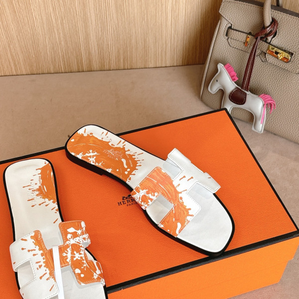 H**mes sandals