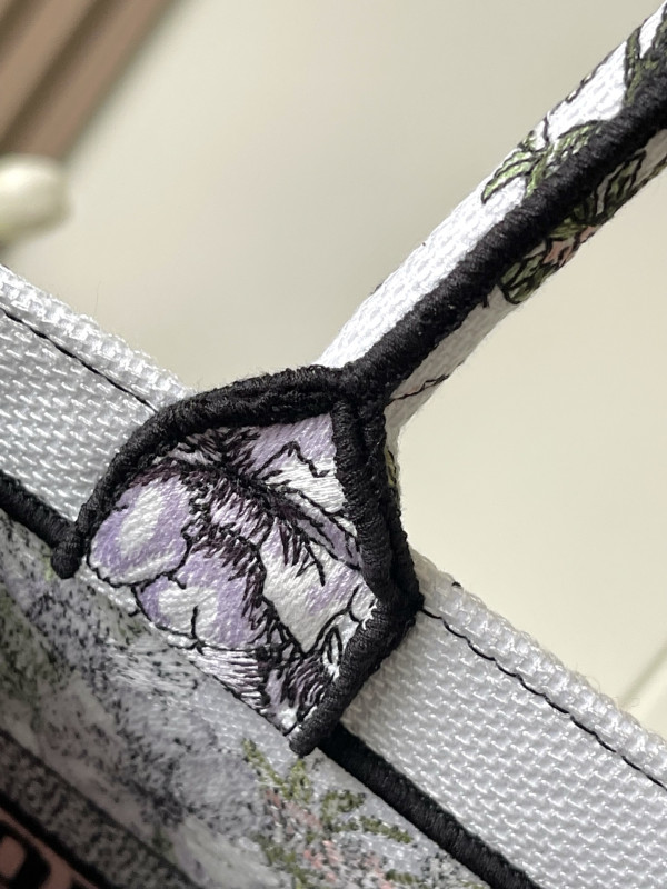 MEDIUM DIRO BOOK TOTE-36CM