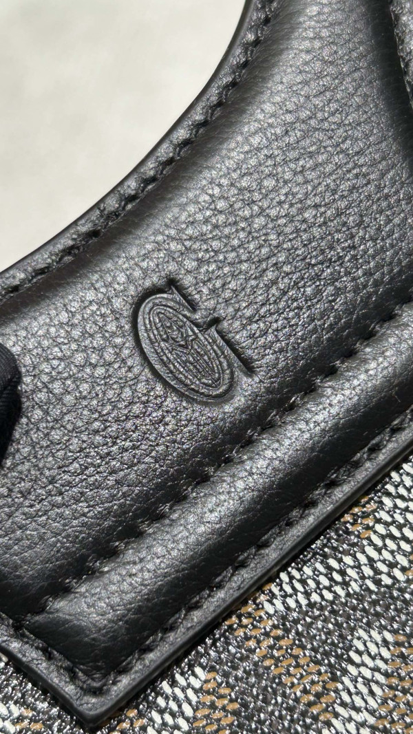 Go*ard beluga  - 23×18.5×8cm