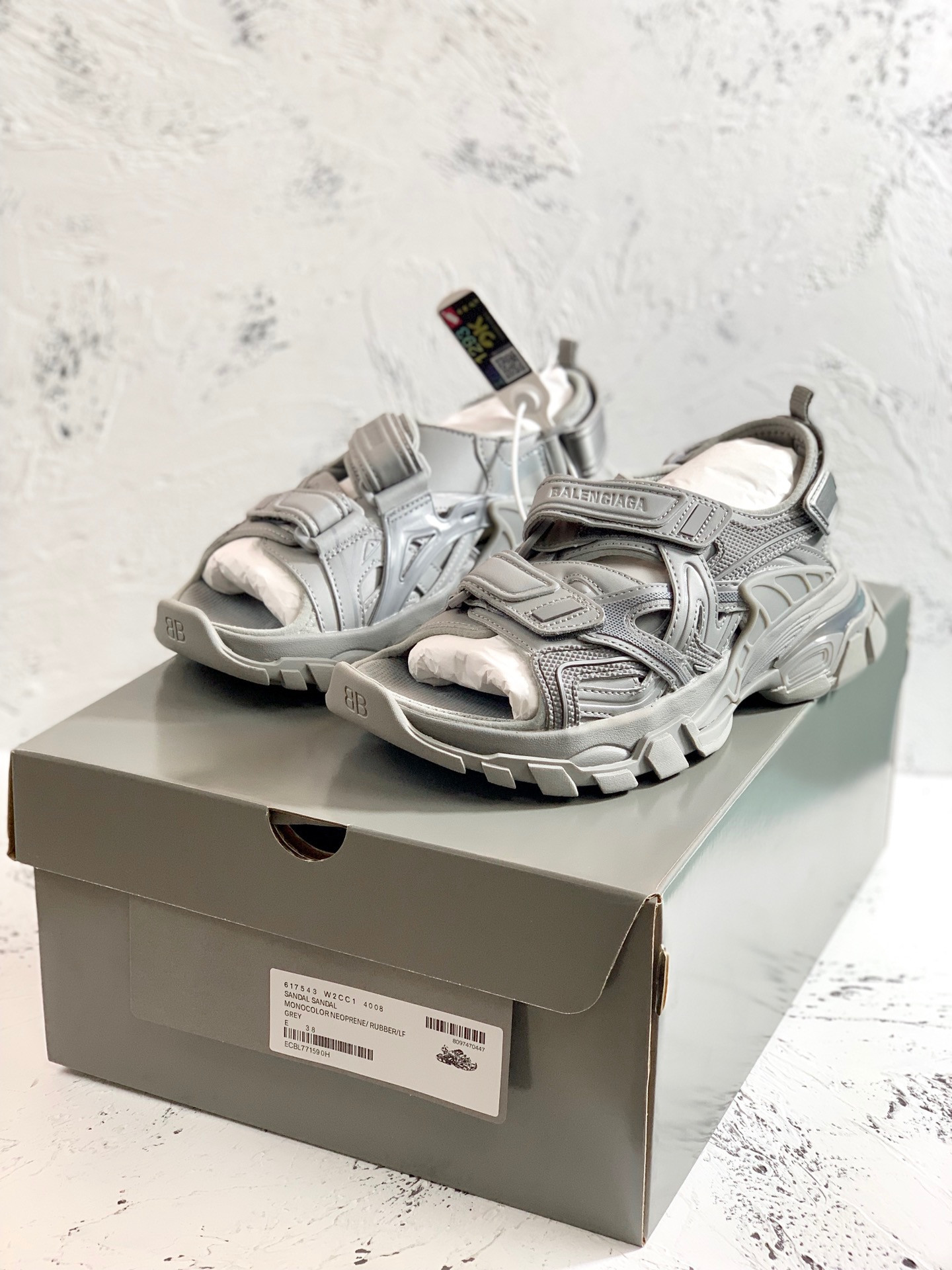 Ba*len*cia*ga track sandal