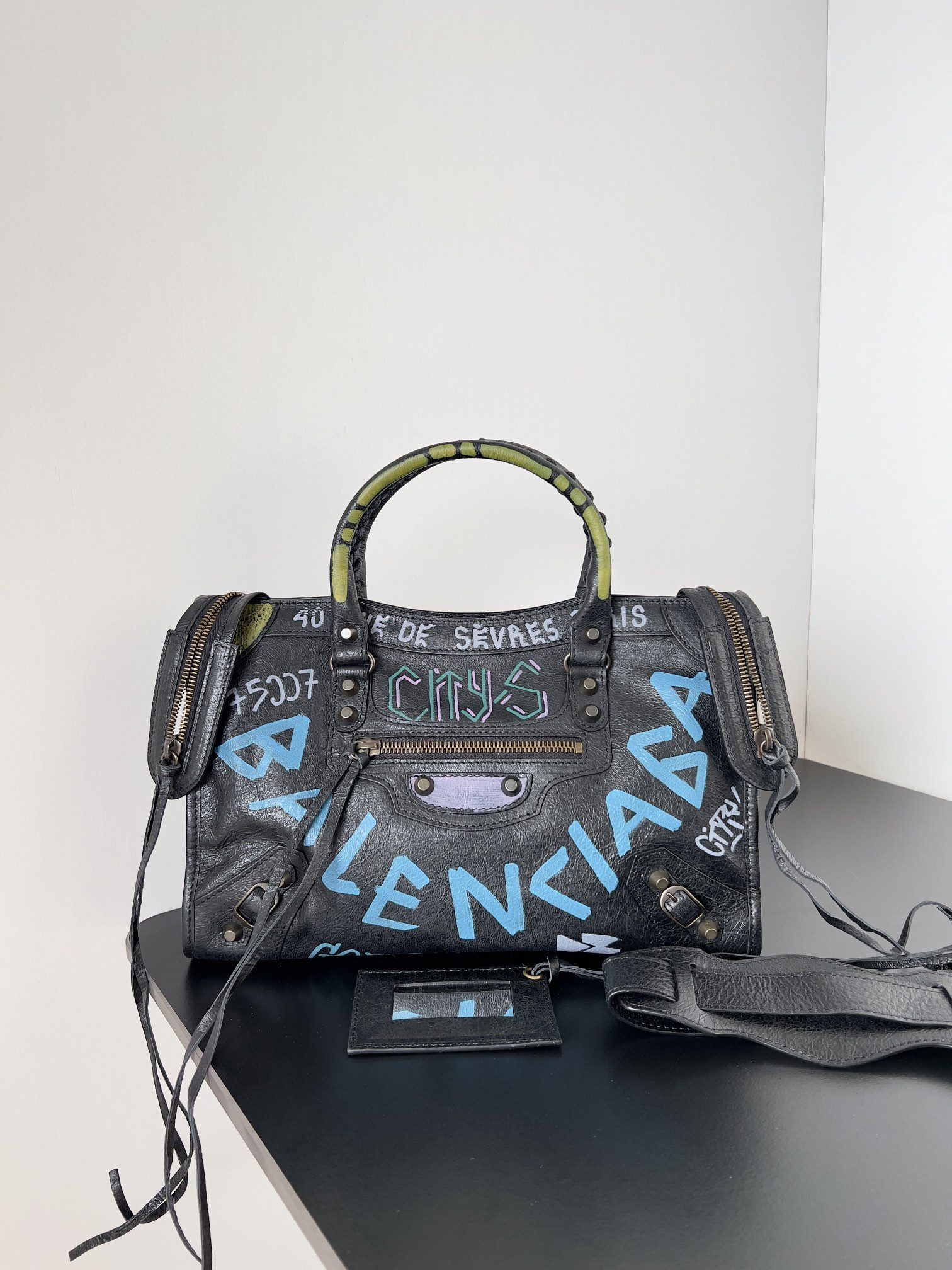 Balenciag Graffiti Classic City-30*10*20CM