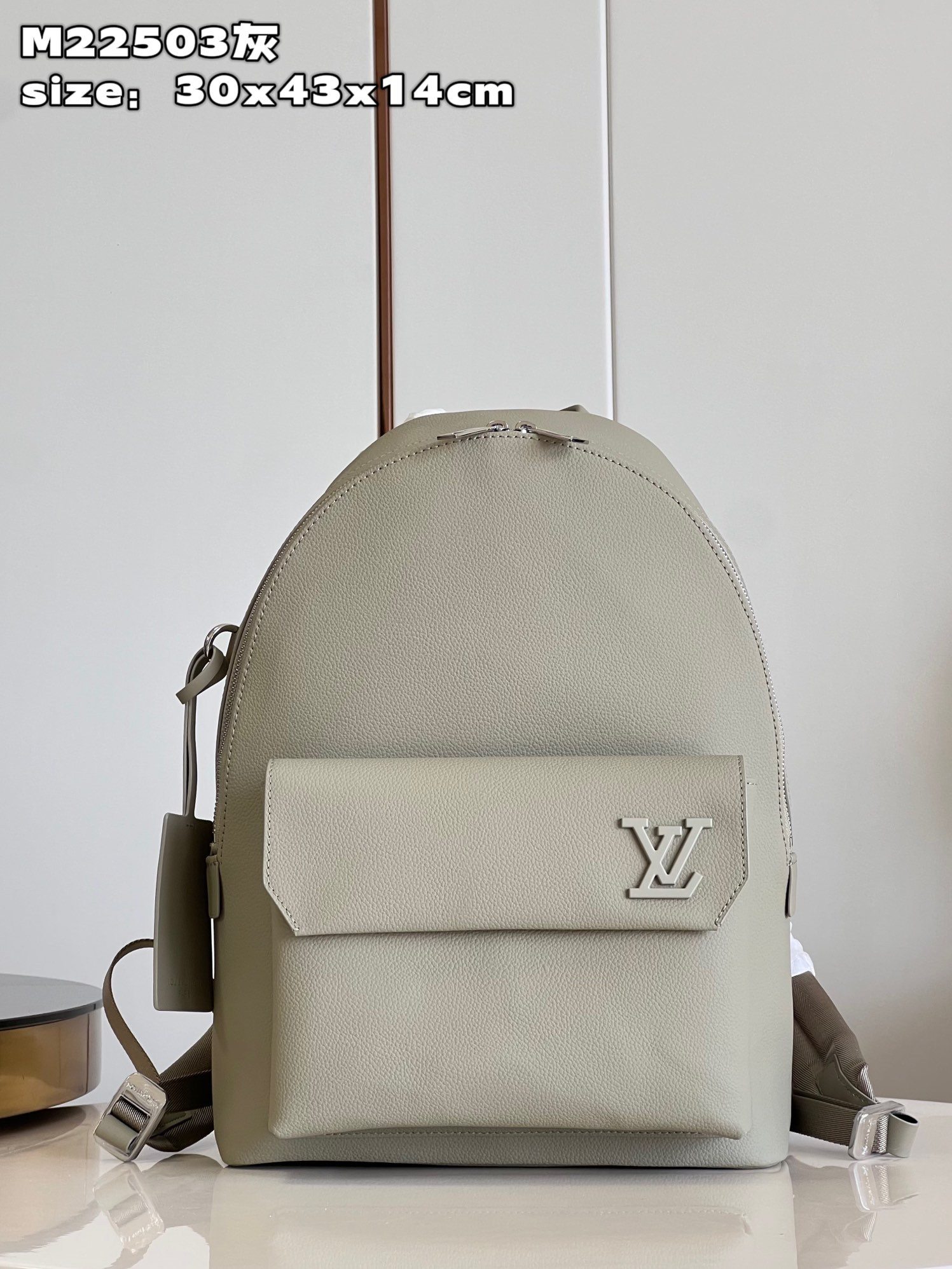 l0*is V*t0n takeoff backpack