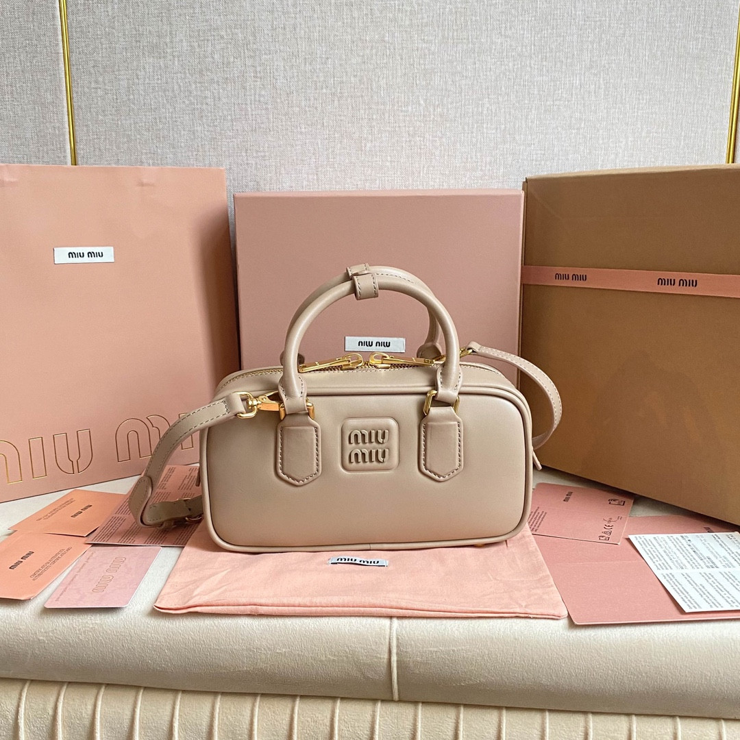 M*um*u arcadie leather bag-22x10.5x7.5cm